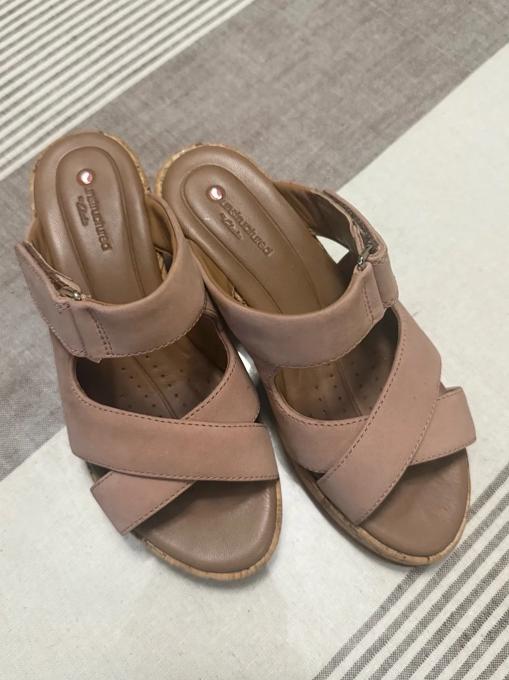 Unstructured By Clarks Women's  Soft pink-taupe leather sandals